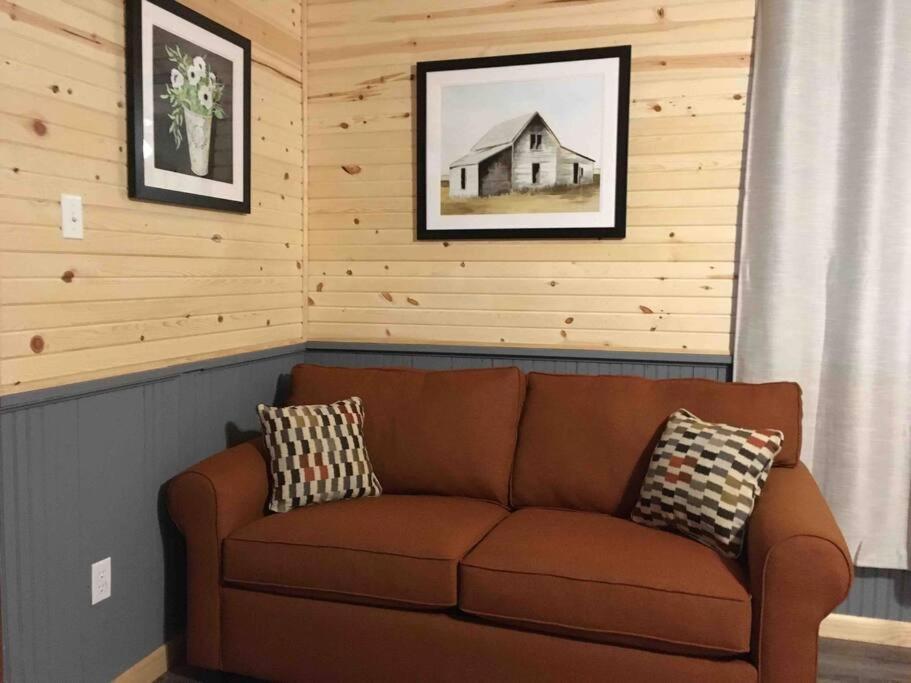 Vila Caddy Corner Has A Hot Tub Just Outside Of Town French Lick Exteriér fotografie