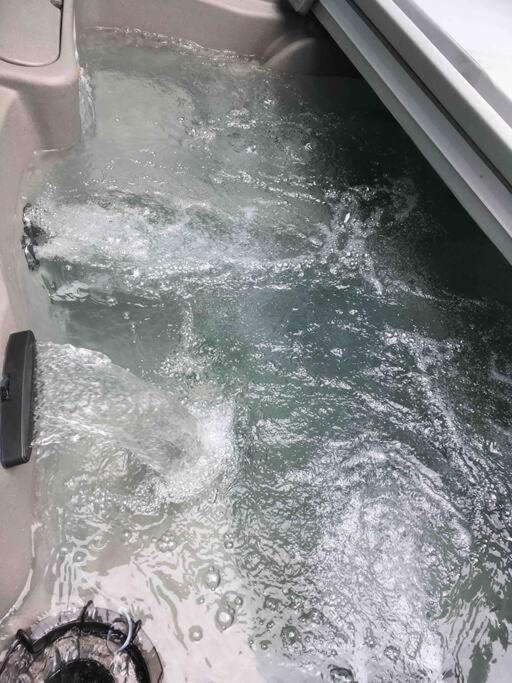 Vila Caddy Corner Has A Hot Tub Just Outside Of Town French Lick Exteriér fotografie