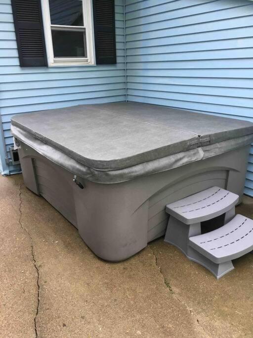 Vila Caddy Corner Has A Hot Tub Just Outside Of Town French Lick Exteriér fotografie