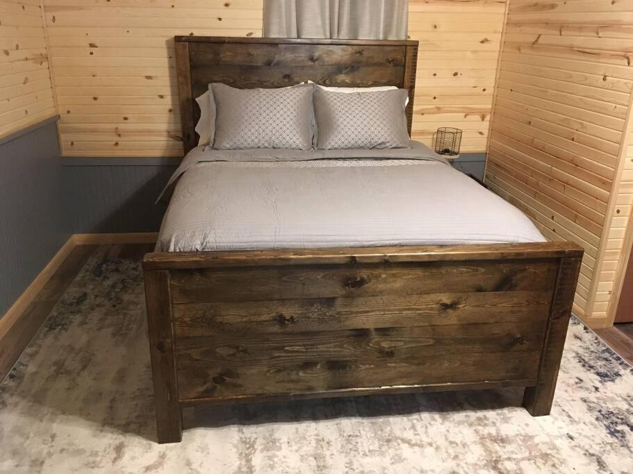 Vila Caddy Corner Has A Hot Tub Just Outside Of Town French Lick Exteriér fotografie